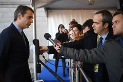 ΜΗΤΣΟΤΑΚΗΣ: ΑΝΗΘΙΚΟΣ ΚΑΙ ΕΠΙΚΙΝΔΥΝΟΣ Ο ΑΛ. ΤΣΙΠΡΑΣ