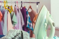 Πώς θα καθαρίσεις το σίδερο ρούχων εύκολα και γρήγορα