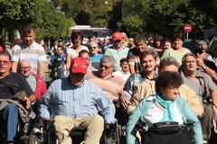 Κραυγή αγωνίας των ΑΜΕΑ για το νομοσχέδιο για το πλαστικό χρήμα: Διαιωνίζετε τον αποκλεισμό μας