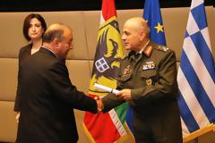 Βράβευση Μονίμων Υπαλλήλων Στρατιωτικών Εργοστασίων από το ΓΕΣ