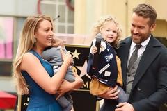 Ryan Reynolds- Blake Lively: Η πρώτη δημόσια εμφάνιση με τις δύο κόρες τους