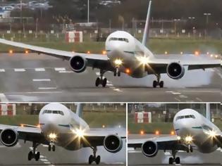 Φωτογραφία για Προσγείωση αεροπλάνου που... παγώνει το αίμα! Όσοι φοβάστε τα αεροπλάνα ΜΗΝ το δείτε! [video]