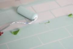 Ανανεώστε τα πλακάκια της κουζίνας σας χωρίς να τα ξηλώσετε