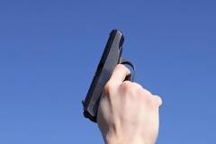 Έβαλε τέλος στην ζωή μπροστά στη μητέρα του!