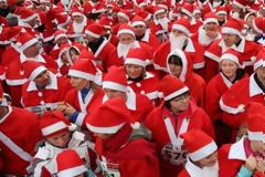 Με Άγιους Βασίληδες θα πλημμυρίσει η πλατεία Αριστοτέλους