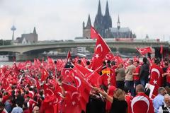 DW: Ζουν στο φόβο οι Κούρδοι Γερμανίας