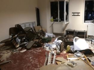 Φωτογραφία για Εκτός ελέγχου η κατάσταση στην Τουρκία: Επιθέσεις σε γραφεία φιλοκουρδικού κόμματος σε όλη τη χώρα