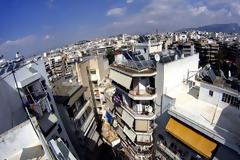 Οι Έλληνες προτιμούν να εγκαταλείψουν τα ακίνητα των γονιών τους