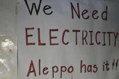 «Χρειαζόμαστε ρεύμα, το Χαλέπι έχει» λένε οι πρόσφυγες της Χίου