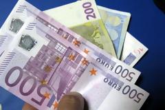 ΣΤΟΙΧΕΙΑ-ΣΟΚ! Αραχνιάζουν στα ταμεία 800 εκατομμύρια, ενώ κόβονται συντάξεις