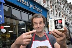 Ονόμασε το κατάστημά του «πραγματικά Βρετανός» και κατηγορείται για ρατσισμό