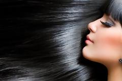 3 συνήθειες που κάνουν κακό στα μαλλιά σας