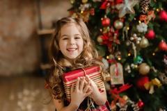 Χριστούγεννα και παιδί: Οδηγίες για να προλάβεις τα απρόοπτα!