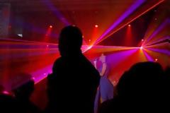 Πάτρα: Μαίνεται η κόντρα μεταξύ επιχειρηματιών με φόντο… τις γιορτές – Στο αυτόφωρο οι ιδιοκτήτες καταστημάτων με ζωντανή μουσική χωρίς άδεια!