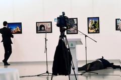 Σε κατάσταση πανικού η τουρκική κυβέρνηση μετά τη δολοφονία του Ρώσου πρέσβη στην Αγκυρα