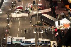 Τρομοκρατικό χτύπημα στο Βερολίνο: 12 νεκροί και 48 τραυματίες σε επίθεση με φορτηγό