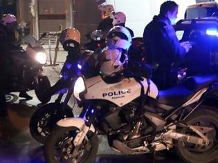 Φωτογραφία για Αστυνομική επιχείρηση με 12 συλλήψεις τη νύχτα στο Βόλο για τυχερά παίγνια