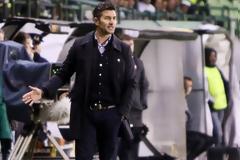 Μεταγραφές εδώ και τώρα θέλει ο Ουζουνίδης