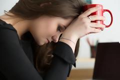 Χαμηλά επίπεδα σεροτονίνης και κατάθλιψη: Πώς σχετίζονται