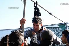 Μετανάστης στη Σούδα απειλούσε να κρεμαστεί