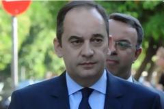 Πλακιωτάκης για Τσίπρα: Λόγω εορτών υποδύεται τον Αϊ Βασίλη