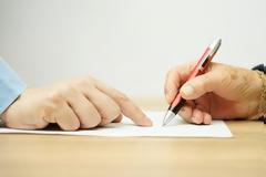 Aποποιούνται περιουσίες και κληρονομιές γιατί δεν αντέχουν φόρους και οφειλές