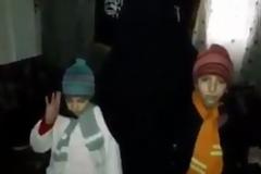 ΑΝΑΤΡΙΧΑΣΤΙΚΟ! Το τελευταίο φιλί των τζιχαντιστών γονιών πριν στείλουν την κόρη τους να ανατιναχτεί