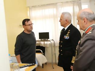 Φωτογραφία για Επίσκεψη Αρχηγού ΓΕΕΘΑ σε Στρατιωτικά Νοσοκομεία