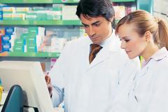 Φαρμακοποιοί με φαρμακεία και μετά τη συνταξιοδότηση! Τι προβλέπει τροπολογία του υπ.Υγείας