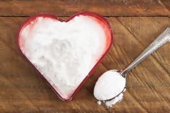 2 εύκολες φυσικές συνταγές για τους πιο δύσκολους λεκέδες στην κουζίνα σας!