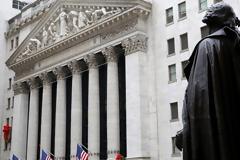 Νέα Υόρκη: Σκάνδαλο διαφθοράς με ναρκωτικά και ιερόδουλες