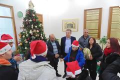 Τα κάλαντα των Χριστουγέννων έψαλαν στον Περιφερειάρχη Κρήτης τα παιδιά του Κέντρου Ειδικών Παιδιών «Ο Αγ. Σπυρίδων»