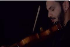 Σολίστ στο βιολί ο κούκλος γιος του 