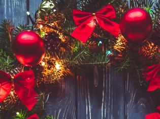 Φωτογραφία για ΑΥΤΟΙ είναι οι ΚΡΥΜΜΕΝΟΙ συμβολισμοί πίσω από τα αγαπημένα μας χριστουγεννιάτικα στολίδια...