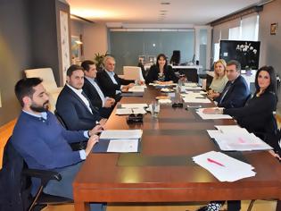 Φωτογραφία για Συνάντηση της υπουργού κας Έλενας Κουντουρά με βουλευτές - τομεάρχες τουρισμού πολιτικών κομμάτων