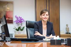 ΕΦΗ ΑΧΤΣΙΟΓΛΟΥ: ΑΠΑΡΑΙΤΗΤΟΣ ΕΝΑΣ ΜΗΧΑΝΙΣΜΟΣ ΠΡΟΛΗΠΤΙΚΟΥ ΕΛΕΓΧΟΥ ΤΩΝ ΟΜΑΔΙΚΩΝ ΑΠΟΛΥΣΕΩΝ