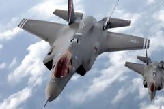 Ο Τραμπ παρατάει τα F-35 και ζητάει από τη Boeing το νέο μαχητικό