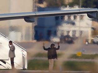 Φωτογραφία για Οι δύο αεροπειρατές με χειροβομβίδες και η πίστη στον Καντάφι
