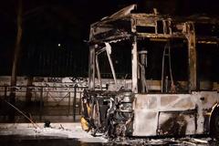 «Με 5 λίτρα εύφλεκτου υλικού και άπειρο μίσος μπουρλωτιάσαμε τα τρόλεϊ»