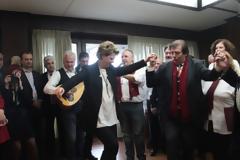 Κλαρίνα και λαούτα για τη Διοικητική Ανασυγκρότηση…