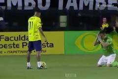 Γονάτισε και παρακάλεσε τον Νεϊμάρ να μη τον ξεφτιλίσει!