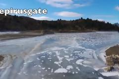 Στην παγωμένη λίμνη πηγών Αώου στο Μέτσοβο