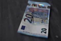 Αμοιβές χαμηλότερες του κατώτατου μισθού παίρνουν 550.000 εργαζόμενοι