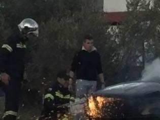 Φωτογραφία για Λαμία: Ανάπηρος οδηγός εγκλωβίστηκε σε αυτοκίνητο που πήρε φωτιά