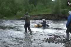 Απίστευτες δοκιμές αντοχής των Ρωσικών Ural! [video]