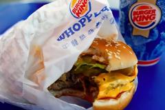 Ανταλλάξτε τα χριστουγεννιάτικα δώρα με burger για ...καλό σκοπό