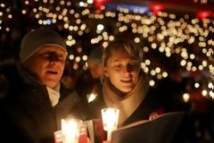 Γιόρτασαν τα Χριστούγεννα παρά τον φόβο και τη θλίψη στη Γερμανία
