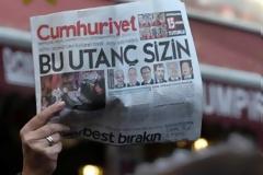 Συνελήφθη και ο... καφετζής της εφημερίδας Cumhuriyet για προσβολή του Ερντογάν