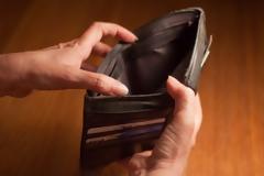 Ταπί (και) στο φινάλε του 2016! Οι φόροι που πρέπει να πληρωθούν μέχρι την Παρασκευή