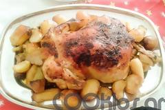 Η συνταγή της Ημέρας: Κόκορας γεμιστός μαριναρισμένος με μαυροδάφνη